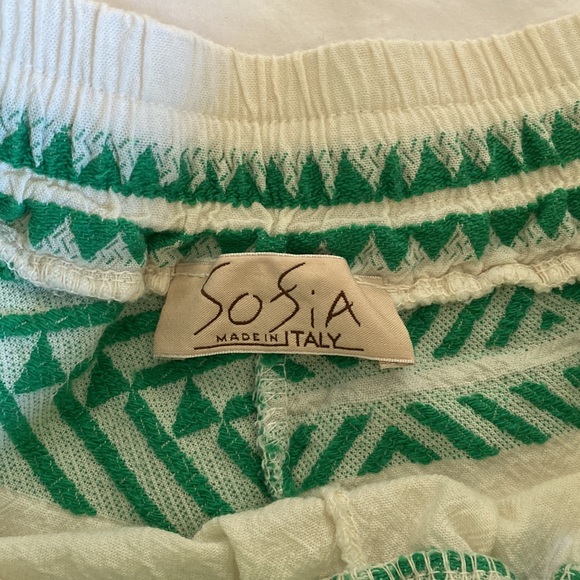 Sofia green and cream colored crop & short set - Picture 6 of 8